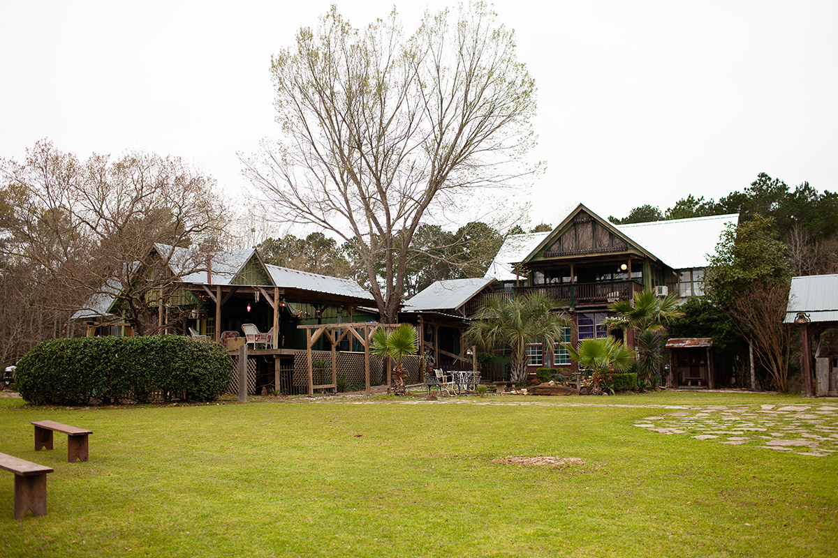 Cochino Lodge Country Retreat wedding venue Lufkin TX